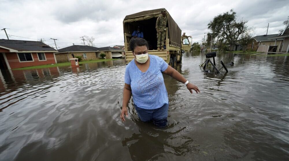 Spasilačke operacije u Luizijani posle udara uragana, veliki broj ljudi bez struje 1