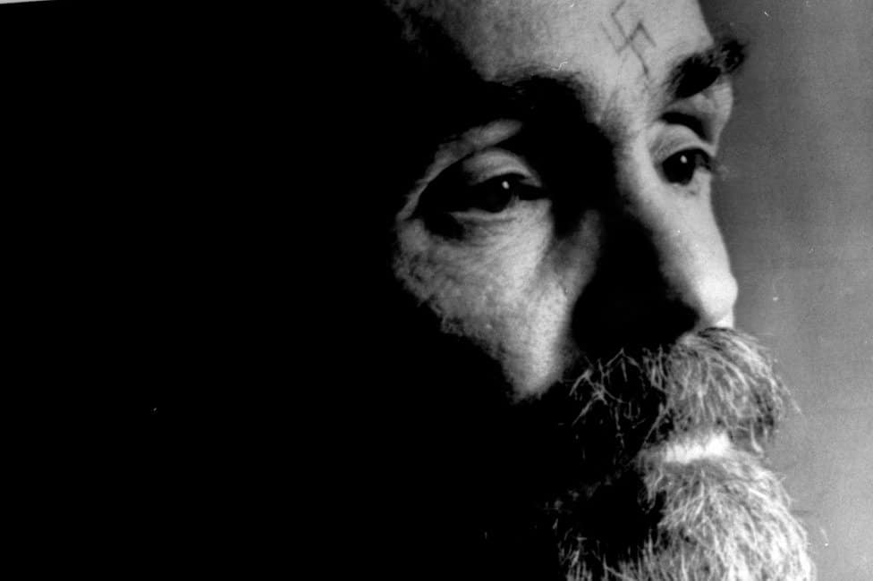 Amerika, ubistva i istorija: Čarls Menson - mesijanski vođa kulta smrti 1 Charles Manson talks during an interview August 25, 1989.