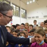 Naprednjaci negiraju političku zloupotrebu dece tokom Vučićeve posete Užicu 8