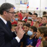 Parlić (Narodna stranka): Vučić zloupotrebio decu u Užicu 7