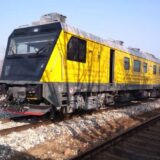 Kompanija Srbija Kargo: Teretni voz kod Kučeva naleteo na automobil, vozač teže povređen 8