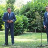 Beograd, 4.08.2021. - Predsednik Srbije Aleksandar Vucic i srpski clan Predsednistva BiH Milorad Dodik obratili su se novinarima po zavrsetku danasnjeg sastanka u vili Mir u Beogradu.