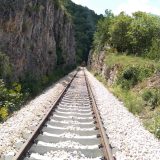 Radnici Infrastrukture železnice raščistili rastinje uz pruge 2