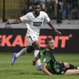 Crno-beli preuzeli čelo tabele 8