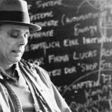 Umetnik kome je performans sa kojotom doneo reputaciju šamana 5