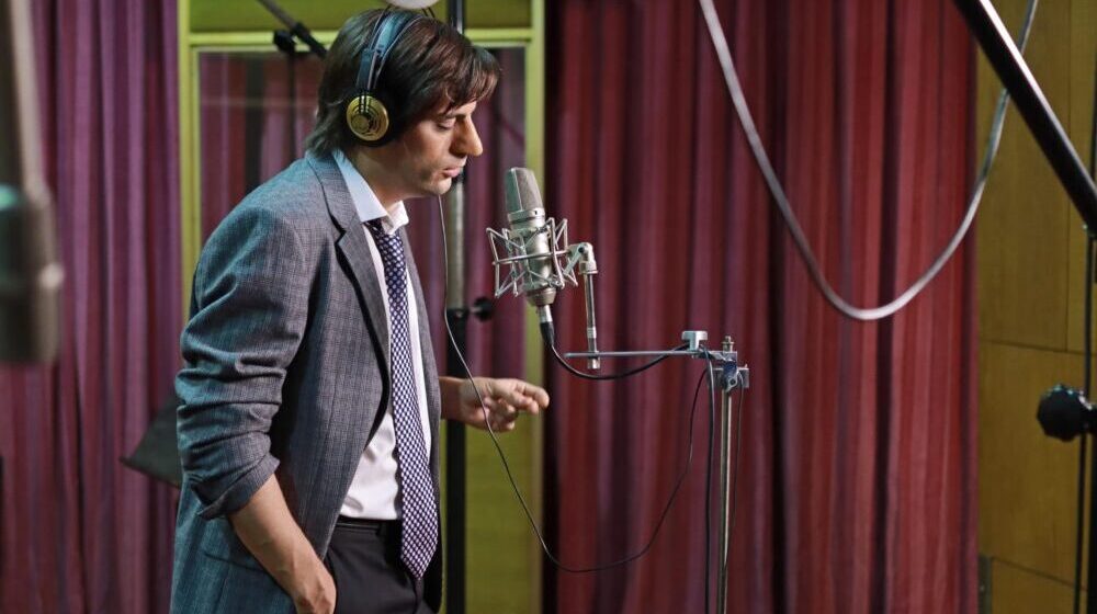 Pronašao sam ga u tekstovima njegovih pesama i mraku 1