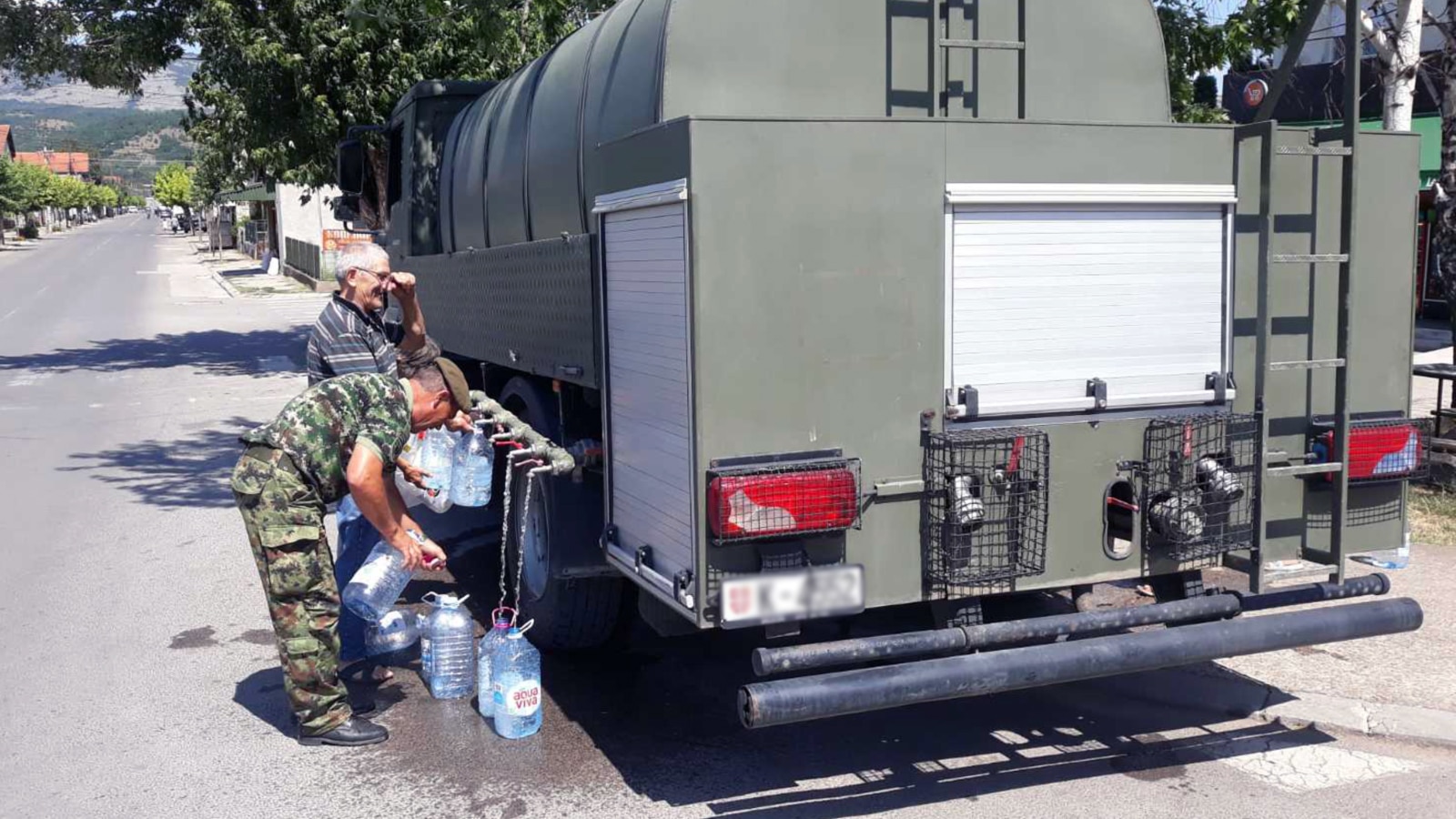 Ministarstvo odbrane: Deset autocisterni za ugrožene opštine u Srbiji 1