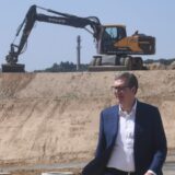 Zašto se predsednik hvali kako ne ide na letovanja i zimovanja? 5