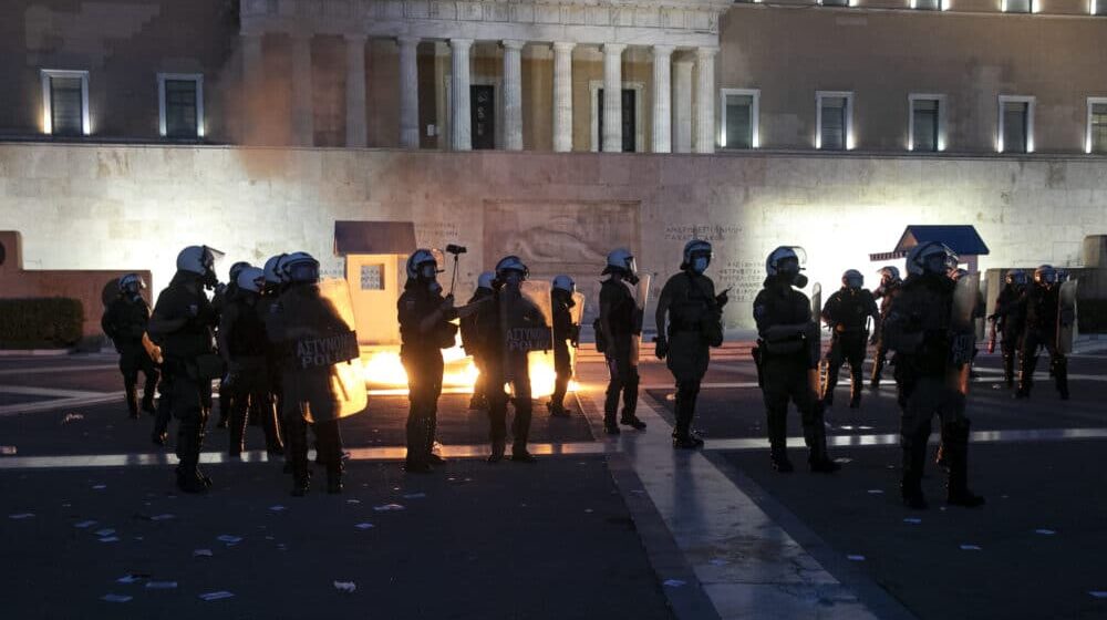Sukobi u Atini na kraju demonstracija protiv obavezne vakcinacije 1