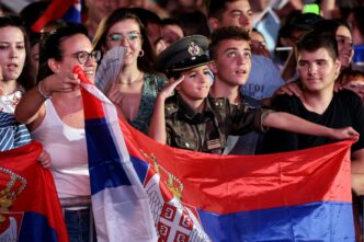 Više hiljada ljudi u Beogradu pozdravilo osvajače medalja za Srbiju (VIDEO, FOTO) 2