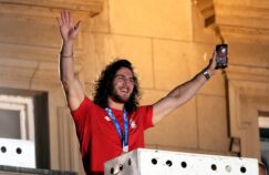 Više hiljada ljudi u Beogradu pozdravilo osvajače medalja za Srbiju (VIDEO, FOTO) 6