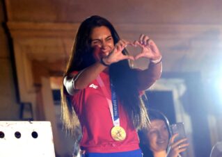 Više hiljada ljudi u Beogradu pozdravilo osvajače medalja za Srbiju (VIDEO, FOTO) 9