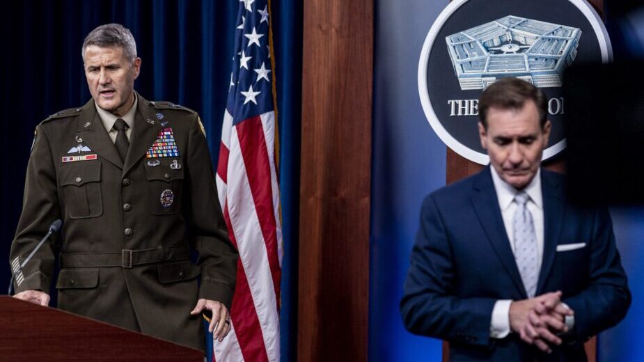 Pentagon: Na kabulskom aerodromu oko 5.400 ljudi još čeka evakuaciju 2 Pentagon: Na kabulskom aerodromu oko 5.400 ljudi još čeka evakuaciju 2