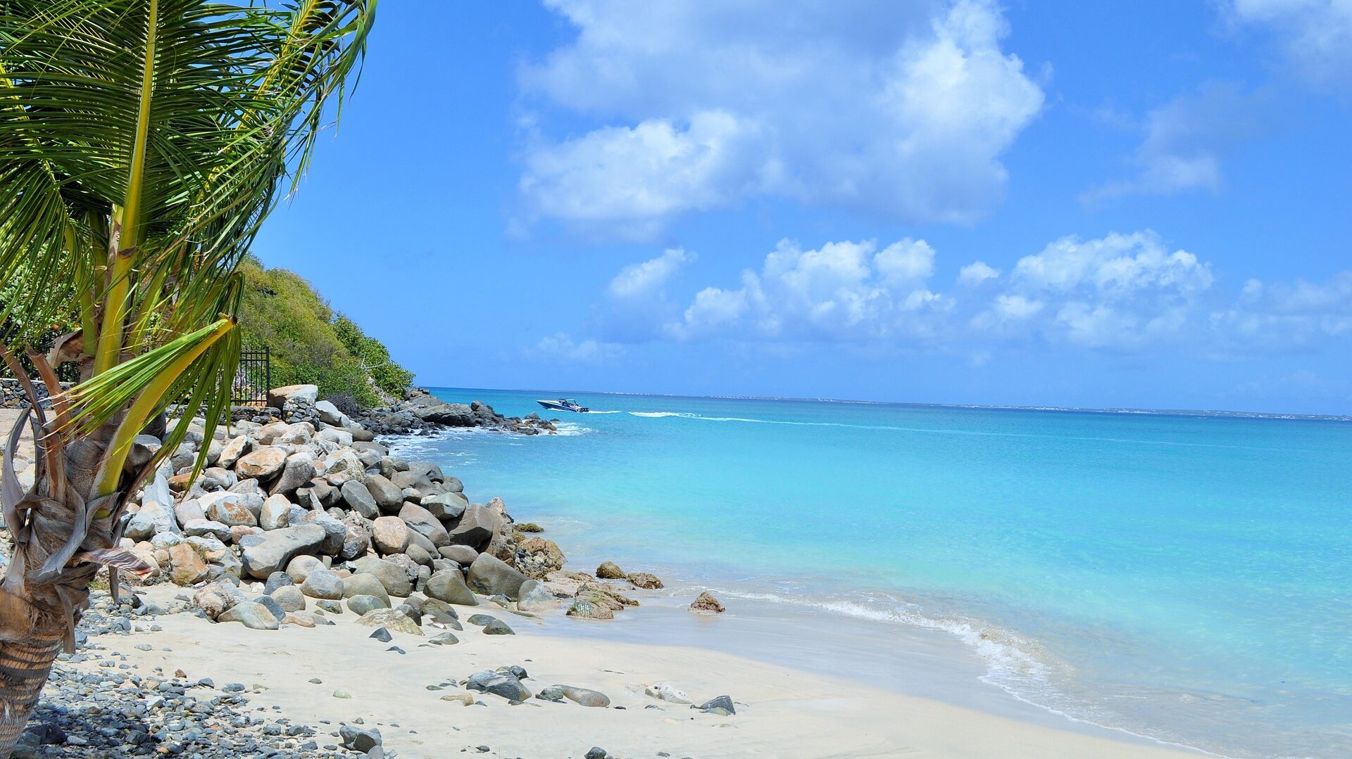 Zbog strogog karantina Martinik poručio turistima da idu kućama 1