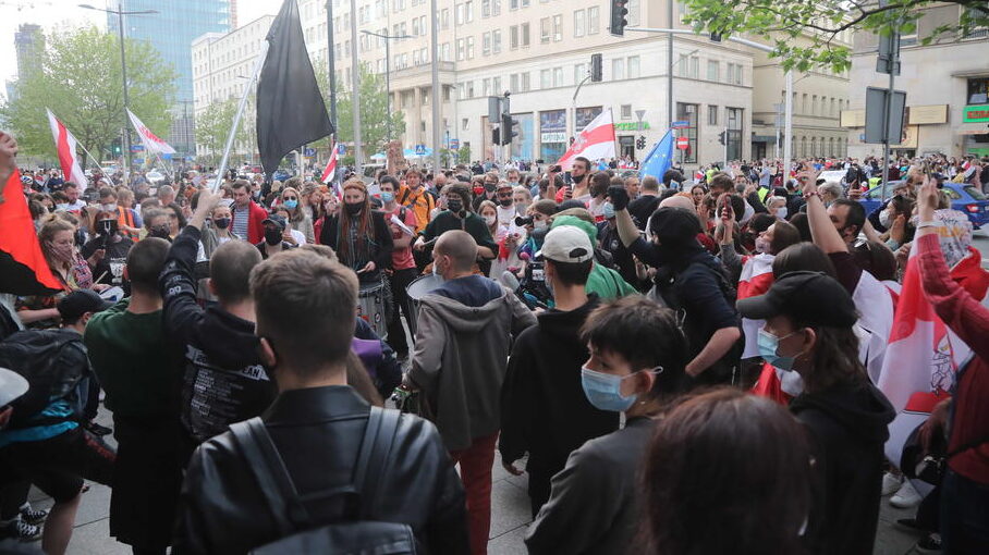 U Poljskoj demonstranti napali policijsku stanicu zbog smrti mladića pri hapšenju 1