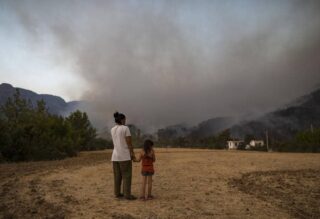 Bukte požari u Grčkoj, vatrene stihije i u Turskoj i na jugu Italije (FOTO) 2
