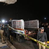 Pakistanska policija: U napadu na kamion poginulo pet žena i četvoro dece 11