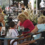 Koliko su od prošlog januara porasle cene ugostiteljskih usluga? 5