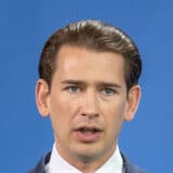 Vlada Sebastijana Kurca na staklenim nogama 7