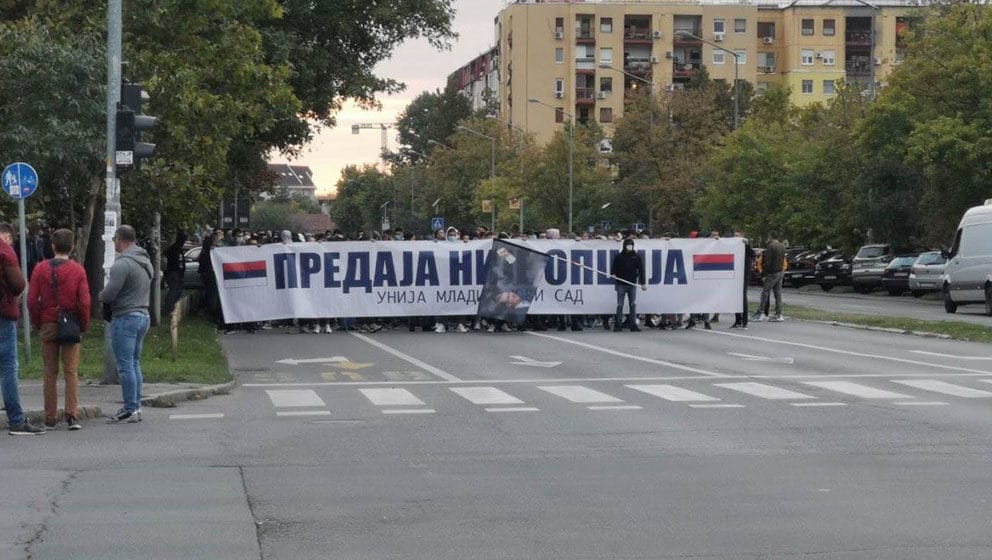 Reakcije opozicije na protestnu šetnju mladih naprednjaka u Novom Sadu 1