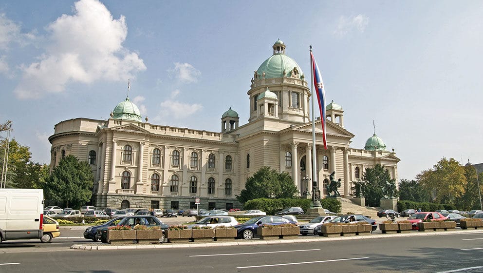 Da li se u javne institucije nekada u vreme velikih vrućina moglo ući "nepristojno odeveno"? 1