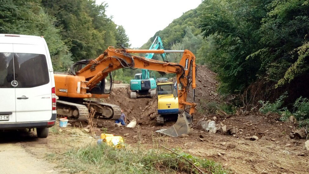 Izgradnja MHE u selu Dukat: Stigle mašine, a javnost ćuti 1