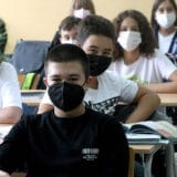 Za učenike od prvog do četvrtog razreda časovi u školi, stariji osnovci i srednjoškolci na kombinovanoj nastavi 8