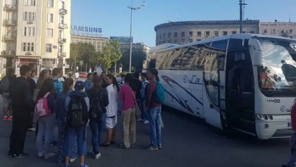 MUP kontroliše autobuse za prevoz dece na ekskurzije 1