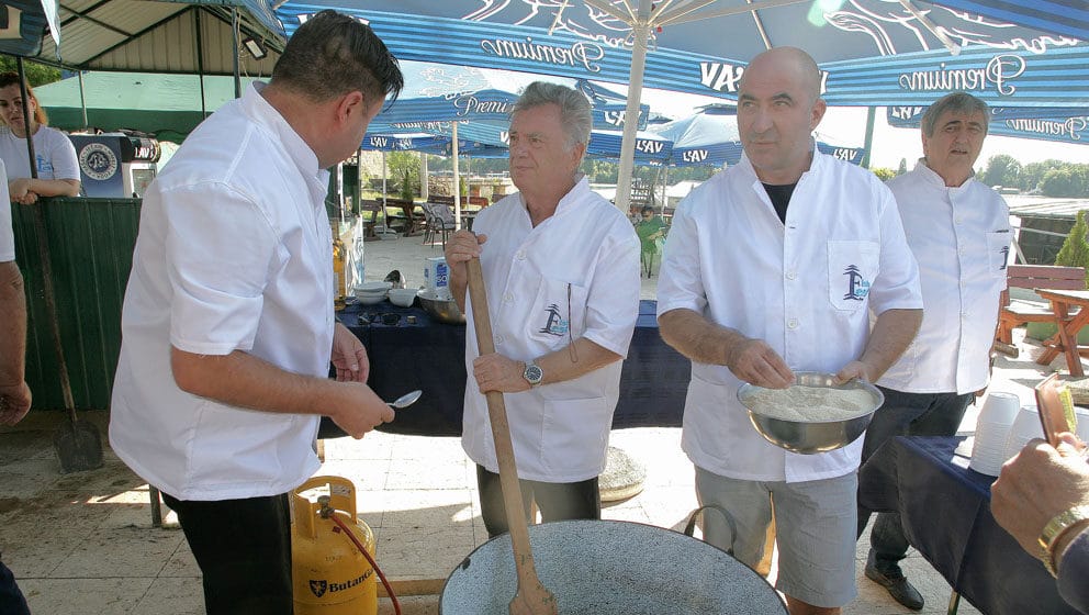 Stevo Karapandža: Imam prijatelje iz cele Jugoslavije, ne razlikujemo se, svi nosimo bele bluze 1