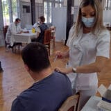 Više od trećine građana Srbije neodlučno po pitanju vakcine, devet odsto izričito odbija da je primi 9