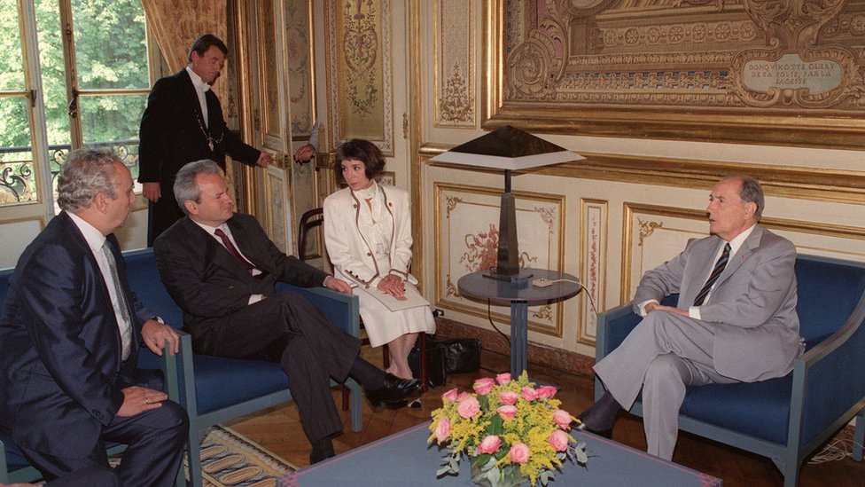 Raspad Jugoslavije i Konferencija u Hagu: Kako je propao pokušaj britanskog lorda da spreči rat 2 Milošević u poseti Miteranu u avgustu 1991.