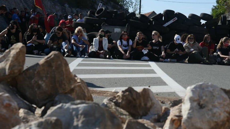 Crna Gora, crkva i protesti: Počelo ustoličenje mitropolita Joanikija u Cetinjskom manastiru uprkos sukobima 16 Cetinje, protest