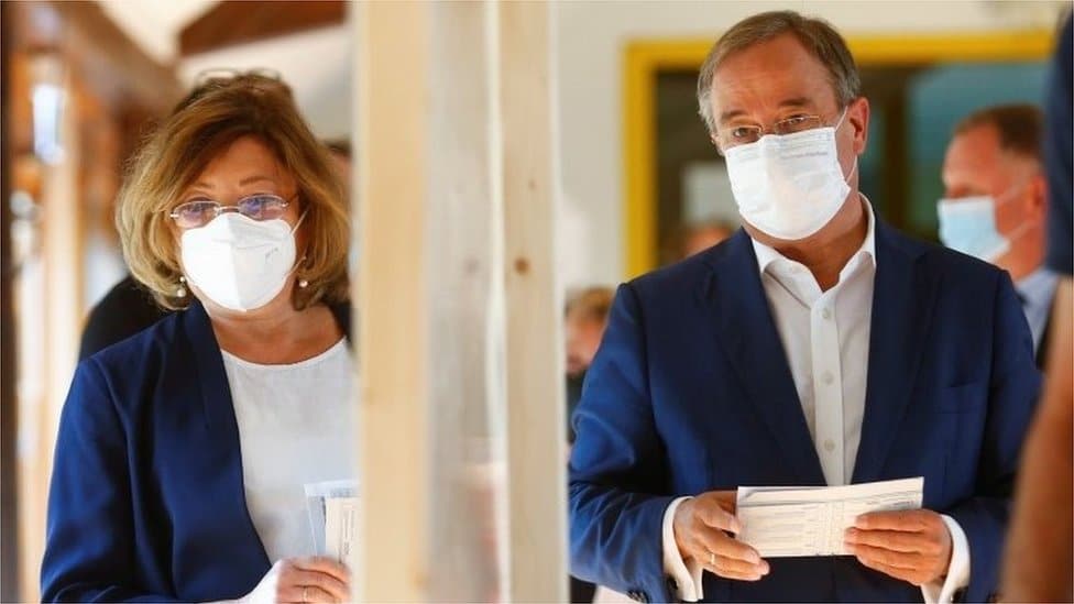 Nemačka i izbori: Tesna pobeda socijaldemokrata nad strankom Angele Merkel - počinju razgovori o koalicijama 2 Christian Democratic Union (CDU) leader and top candidate for chancellor Armin Laschet and his wife Susanne Laschet