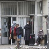 Brata i mene su odbili da pregledaju 10