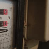 Unija poslodavaca Srbije: Cena struje će gasiti firme, njene velike potrošače 2