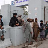 Prekinut prevoz avganistanskih izbeglica u SAD zbog slučajeva malih boginja 10