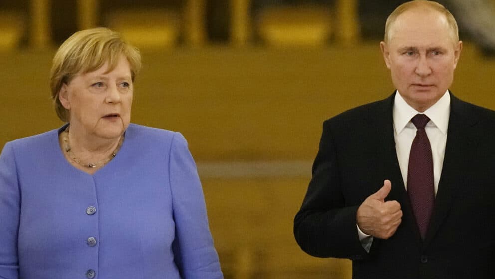 Putin: Angela, oprosti mi, molim te. Nisam hteo da te uznemirim 1