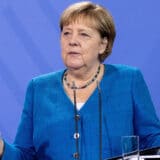 Ovacije Angeli Merkel na početku samita EU 5