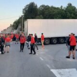 Barikade na putevima prema Cetinju, šleperom blokirali magistralu (VIDEO) 2