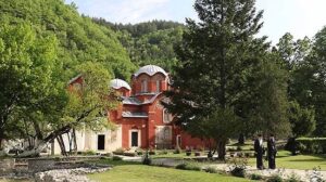 Vrh Crkve zaseda u Pećkoj Patrijaršiji: Brige zbog dogovaranja Beograda i Prištine o Kosovu