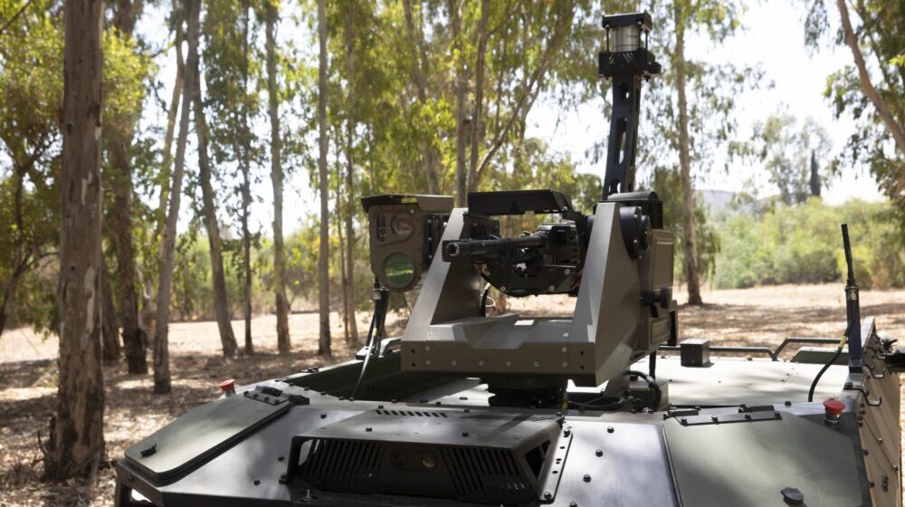 Izraelska kompanija predstavila naoružanog robota za patroliranje duž granica 1