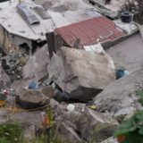 Jedna osoba poginula, 10 nestalo u odronu u blizini Meksiko Sitija 3