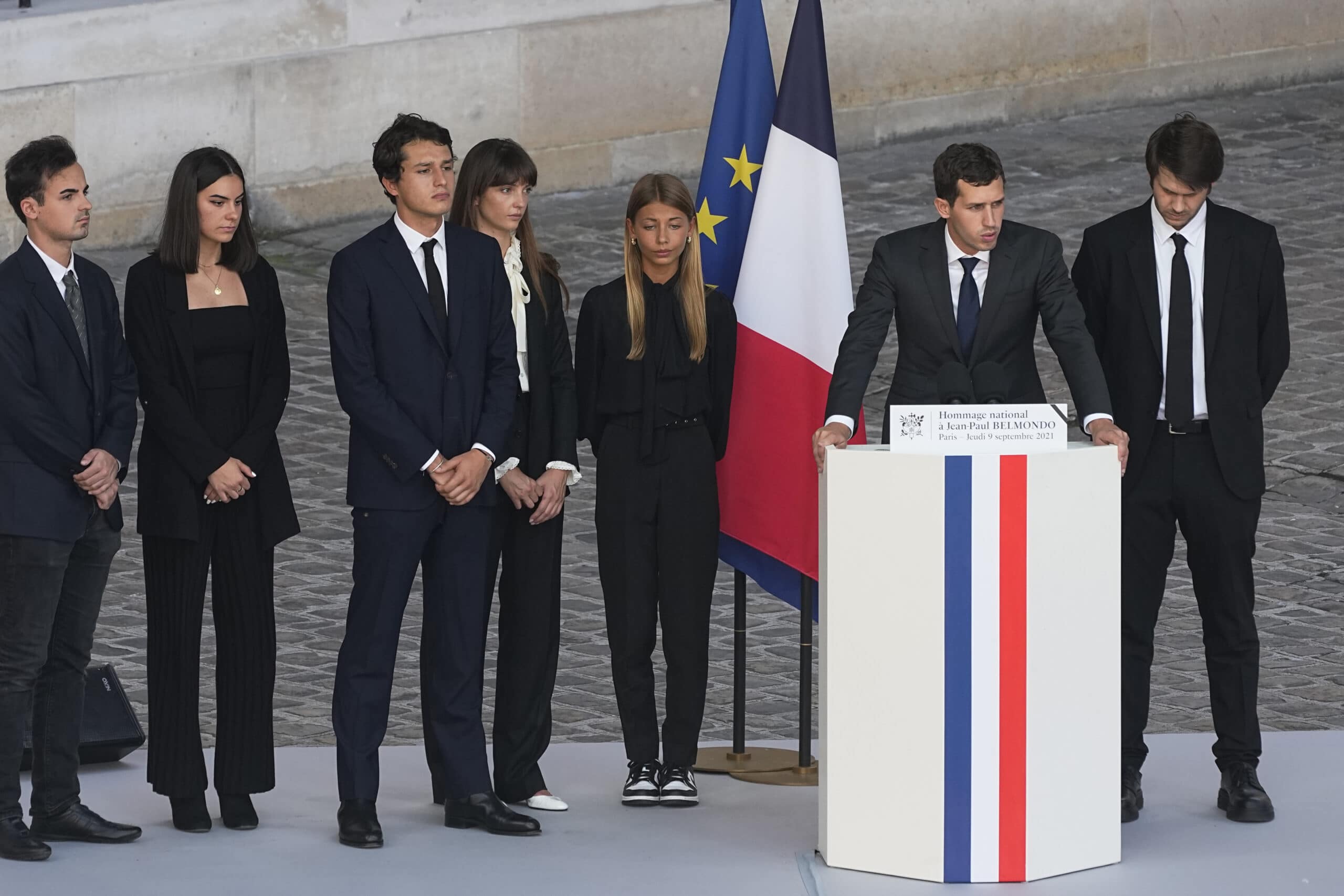 Francuska se nacionalnom ceremonijom oprostila od Belmonda (FOTO) 2