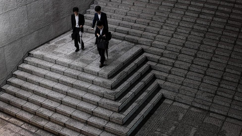Japan i psihologija: Ikigai - reč koja možda sadrži ključ za sreću u životu i radu 6 Young salarymen (office workers) in Tokyo