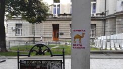 U CENTRU BEOGRADA PLAKATI VUCICU VRATI KAMILU U centru Beograda plakati "Vučiću, vrati kamilu" 2