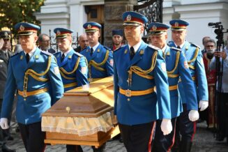 Posmrtni ostaci generala Stratimirovića preneti u Sremske Karlovce 11