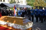 Posmrtni ostaci generala Stratimirovića preneti u Sremske Karlovce 7