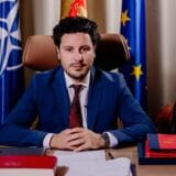 URA: Ako mogu sami, neka rekonstruišu Vladu 14