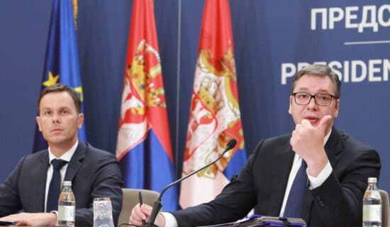 Vučić i Mali kao Paja i Jare: Ministar i predsednik se provozali obilaznicom oko Beograda (VIDEO) 9