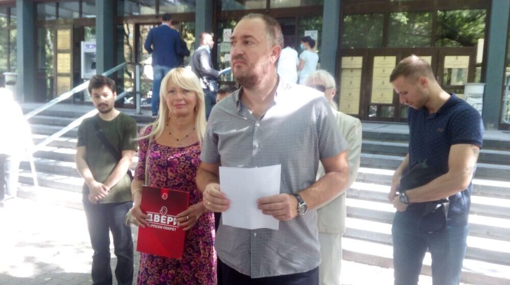 Dveri danas u Novom Sadu podnele krivičnu prijavu protiv Nenada Čanka 1